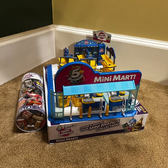 Mini Brands Mini Mart + extras - Picture 1 of 5